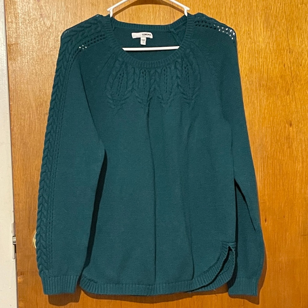 Women’s scoop neck sweater